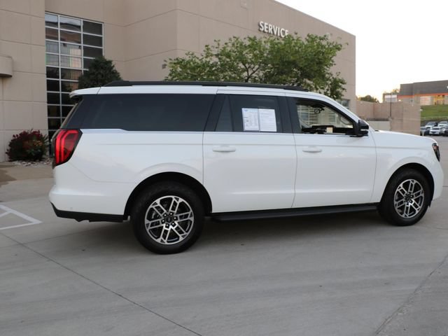 Used 2025 Ford Expedition Max Active AWD/4WD image 7