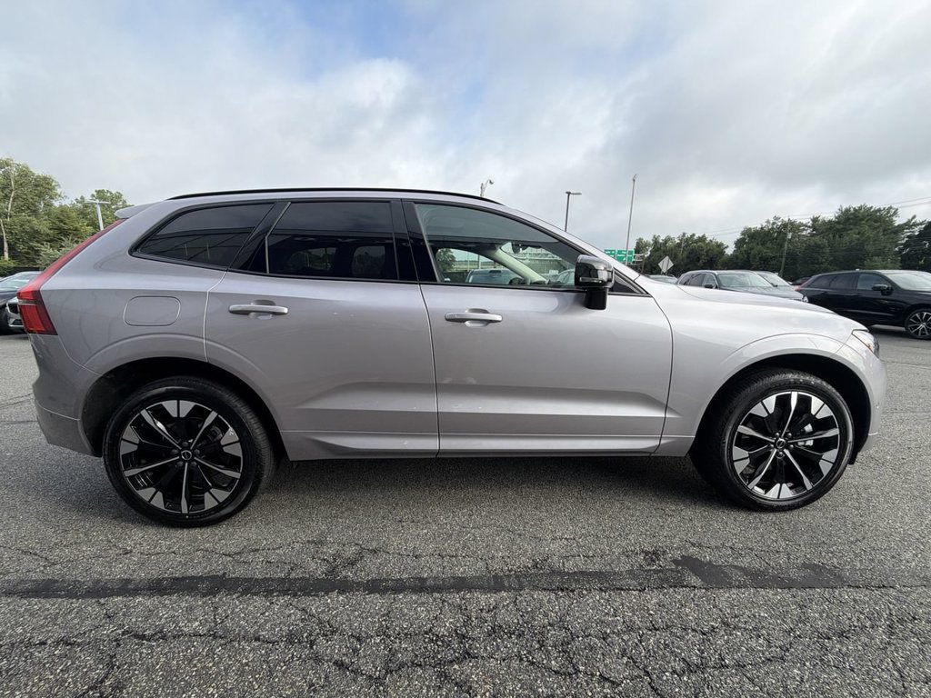 New 2026 Volvo XC60 B5 Plus w/ Climate Package AWD/4WD image 9