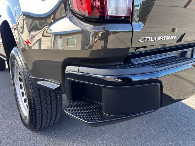 Certified 2024 Chevrolet Colorado W/T image 9