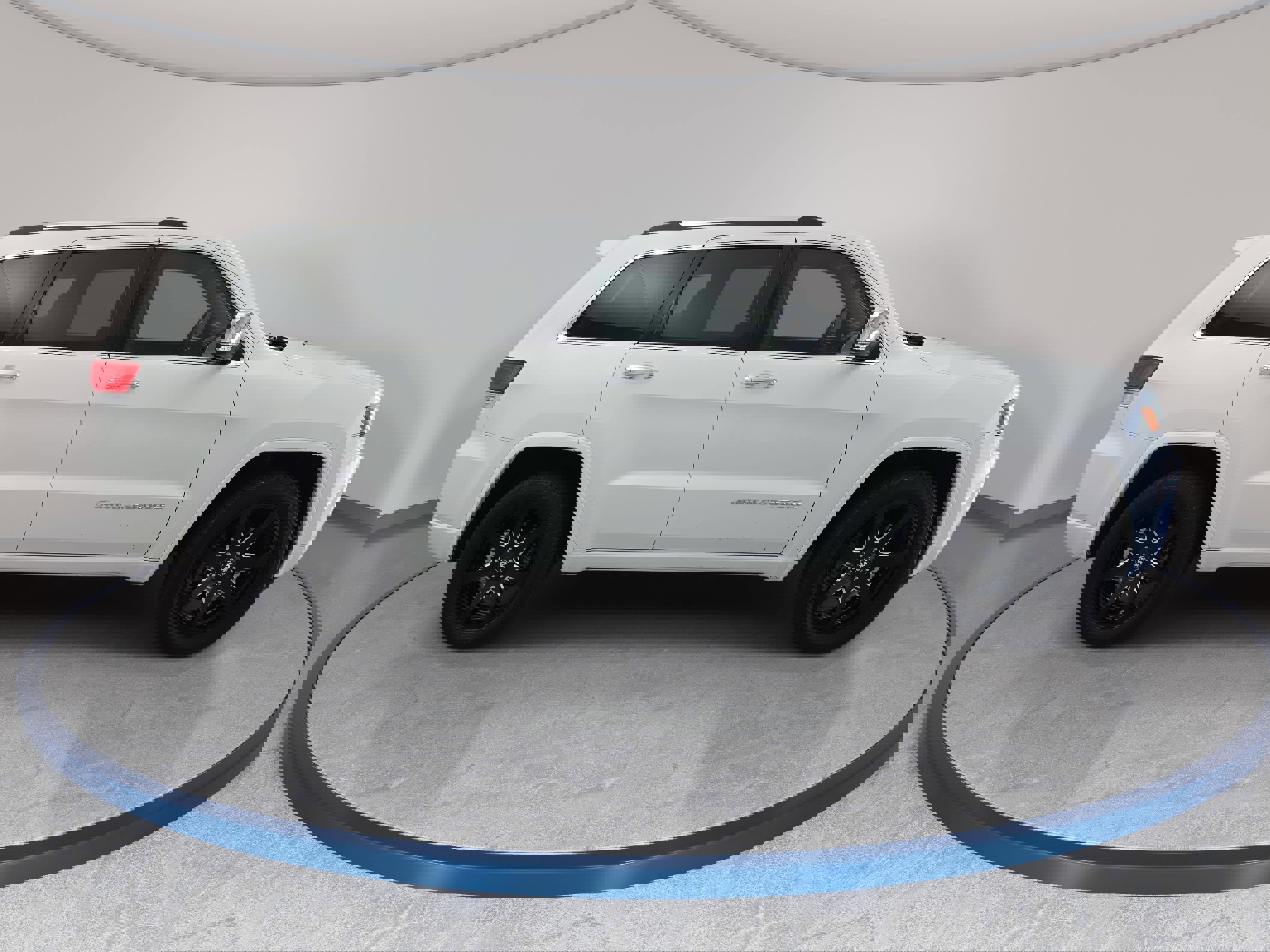 Used 2014 Jeep Grand Cherokee Overland image 4