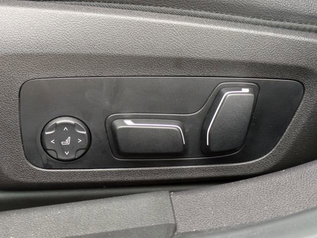 Used 2024 BMW 330e image 20