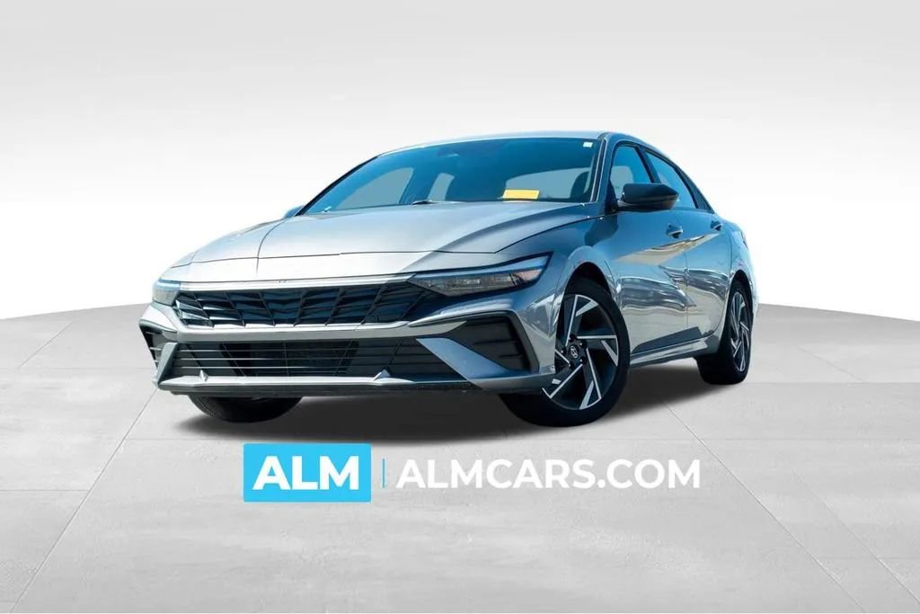 Certified 2025 Hyundai Elantra Sport FWD image 1