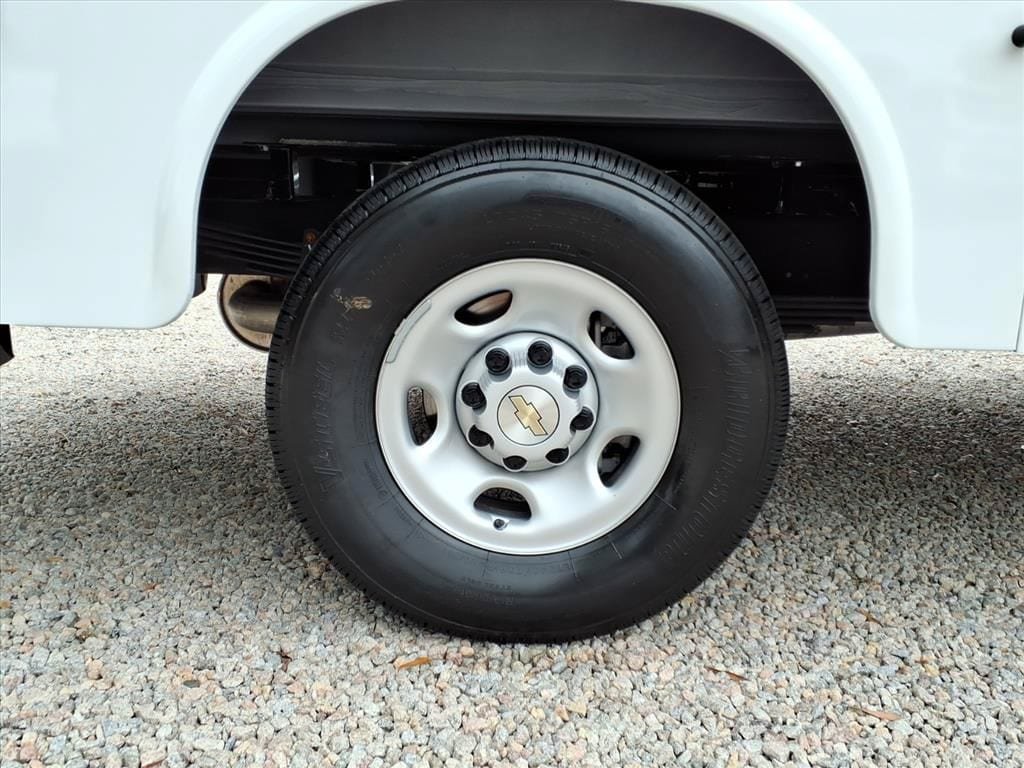 New 2025 Chevrolet Express 3500 w/ Power Convenience Package RWD image 10