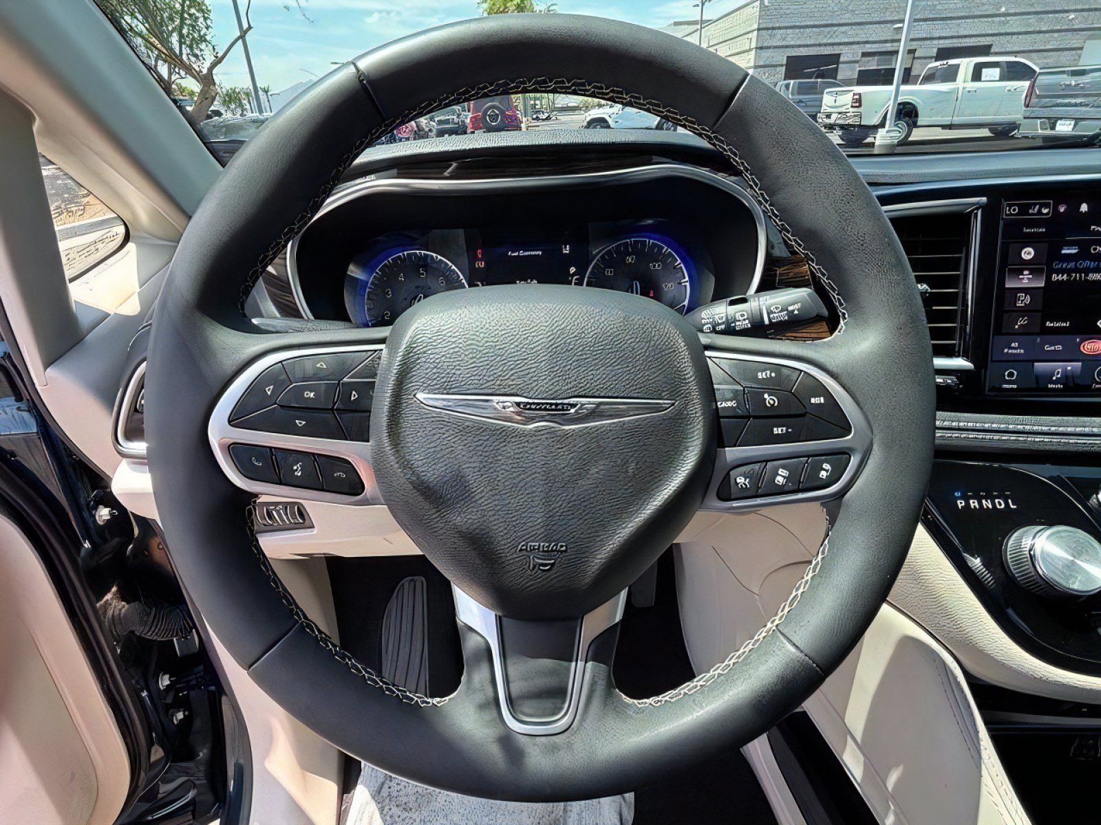 Used 2022 Chrysler Pacifica Limited w/ Uconnect Theater Family Group AWD/4WD image 12