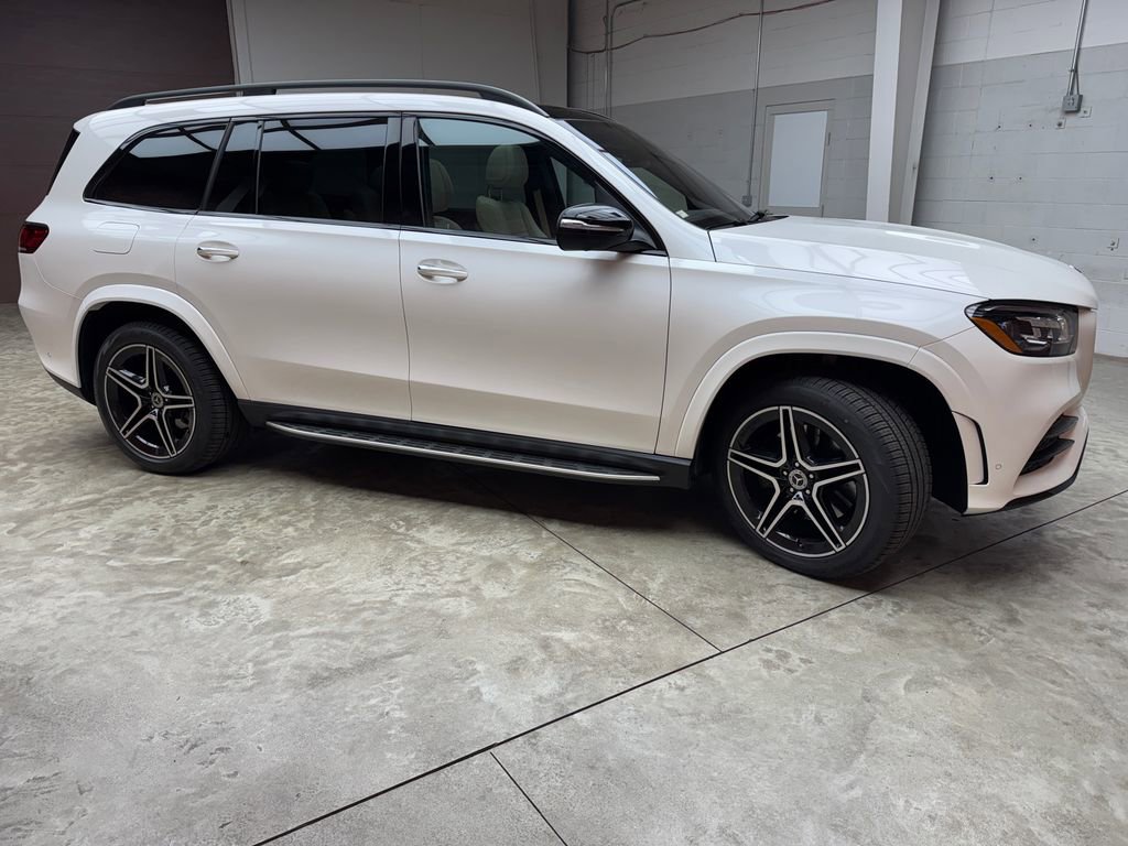 Used 2023 Mercedes-Benz GLS 580 4MATIC image 6