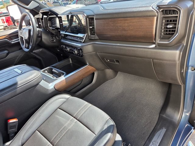 Certified 2025 Chevrolet Silverado 2500 High Country w/ High Country Premium Package AWD/4WD image 16