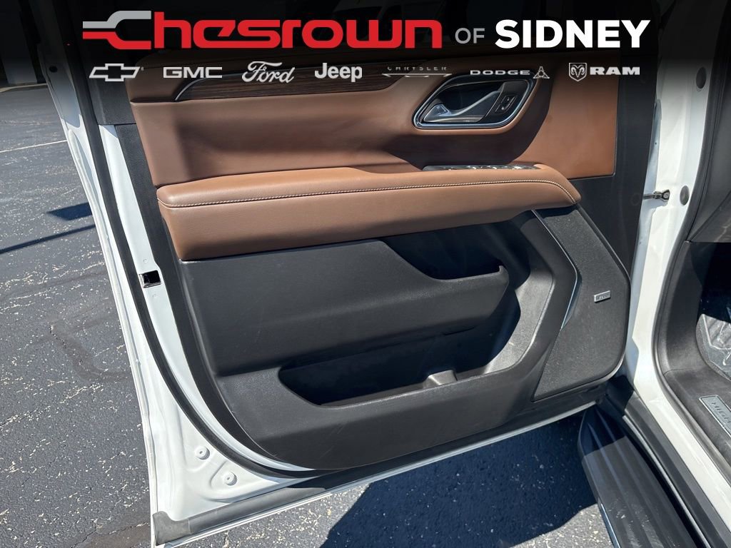 Used 2023 Chevrolet Suburban High Country image 43