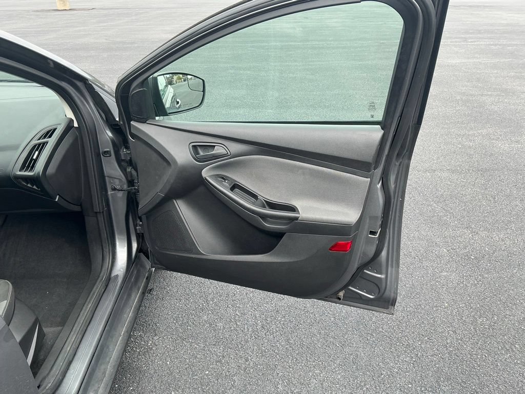 Used 2012 Ford Focus SE w/ Interior Protection Pkg FWD image 26