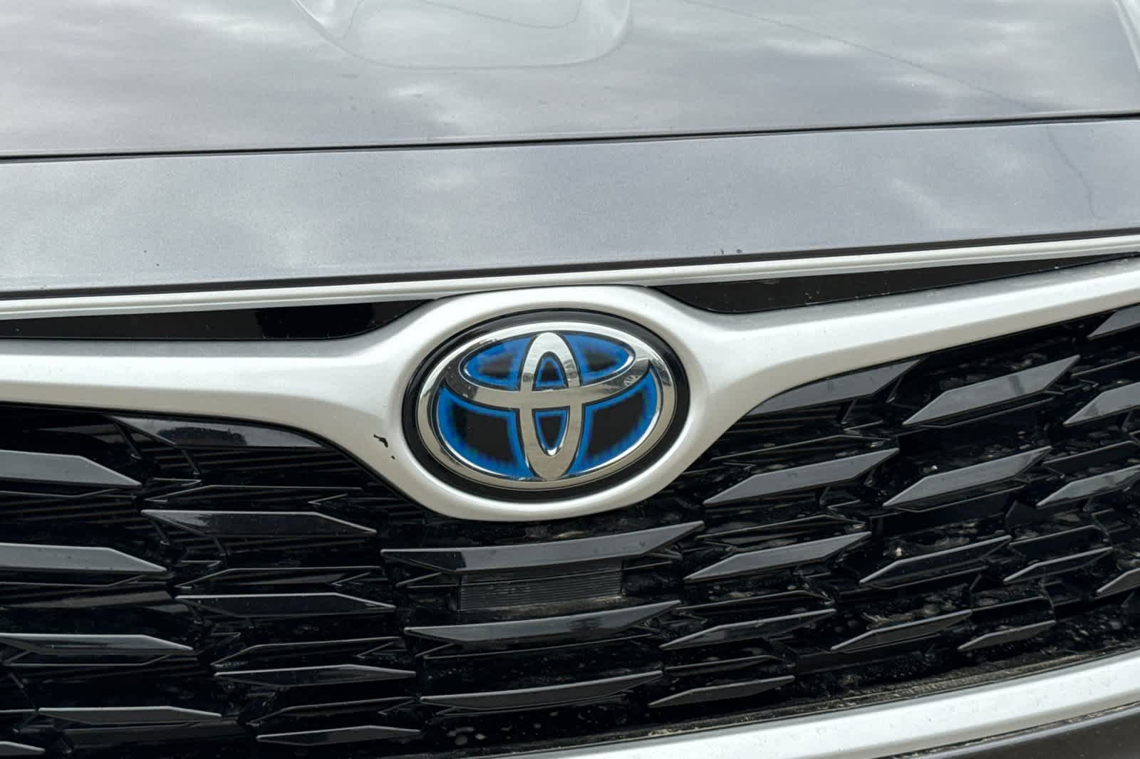 Used 2021 Toyota Highlander XLE FWD image 16
