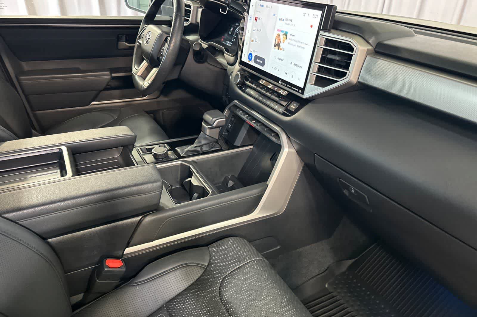 Used 2024 Toyota Tundra Limited AWD/4WD image 17