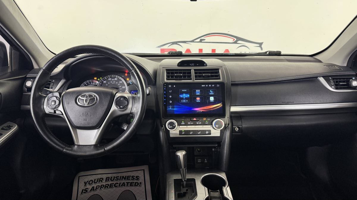 Used 2014 Toyota Camry SE FWD image 28