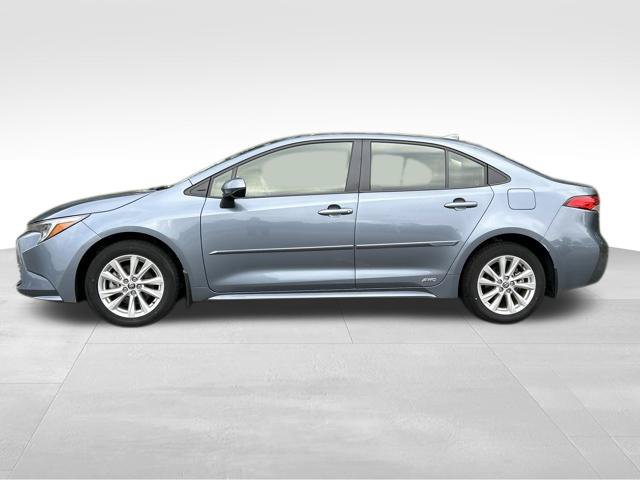 Used 2026 Toyota Corolla LE w/ LE Premium Package AWD/4WD image 2