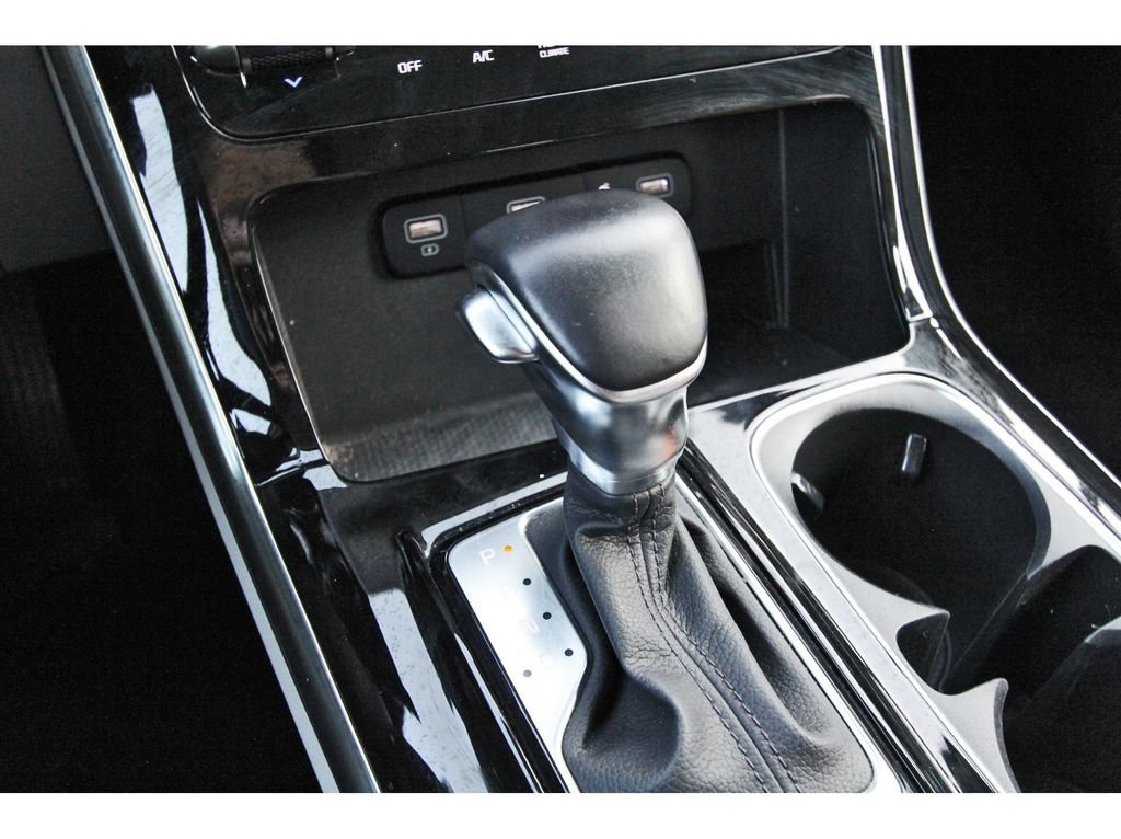 Used 2022 Kia Carnival EX FWD image 30