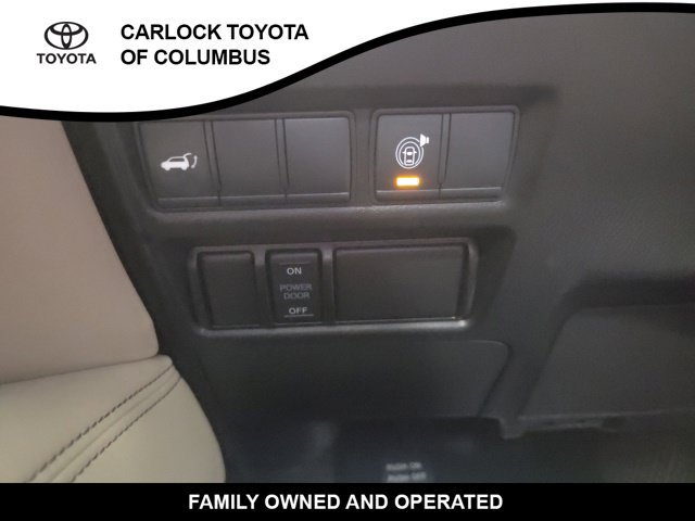 Used 2022 Nissan Armada SL w/ Captain's Chairs Package AWD/4WD image 27