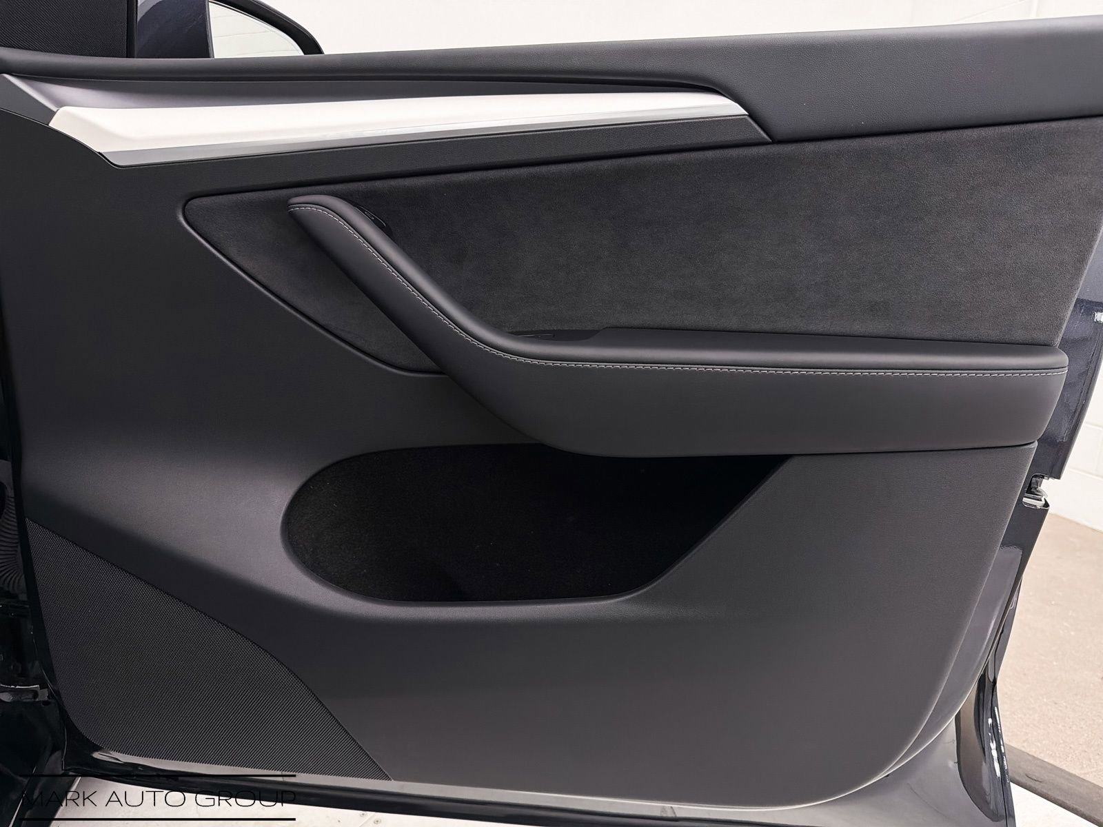 Used 2024 Tesla Model Y Long Range image 24