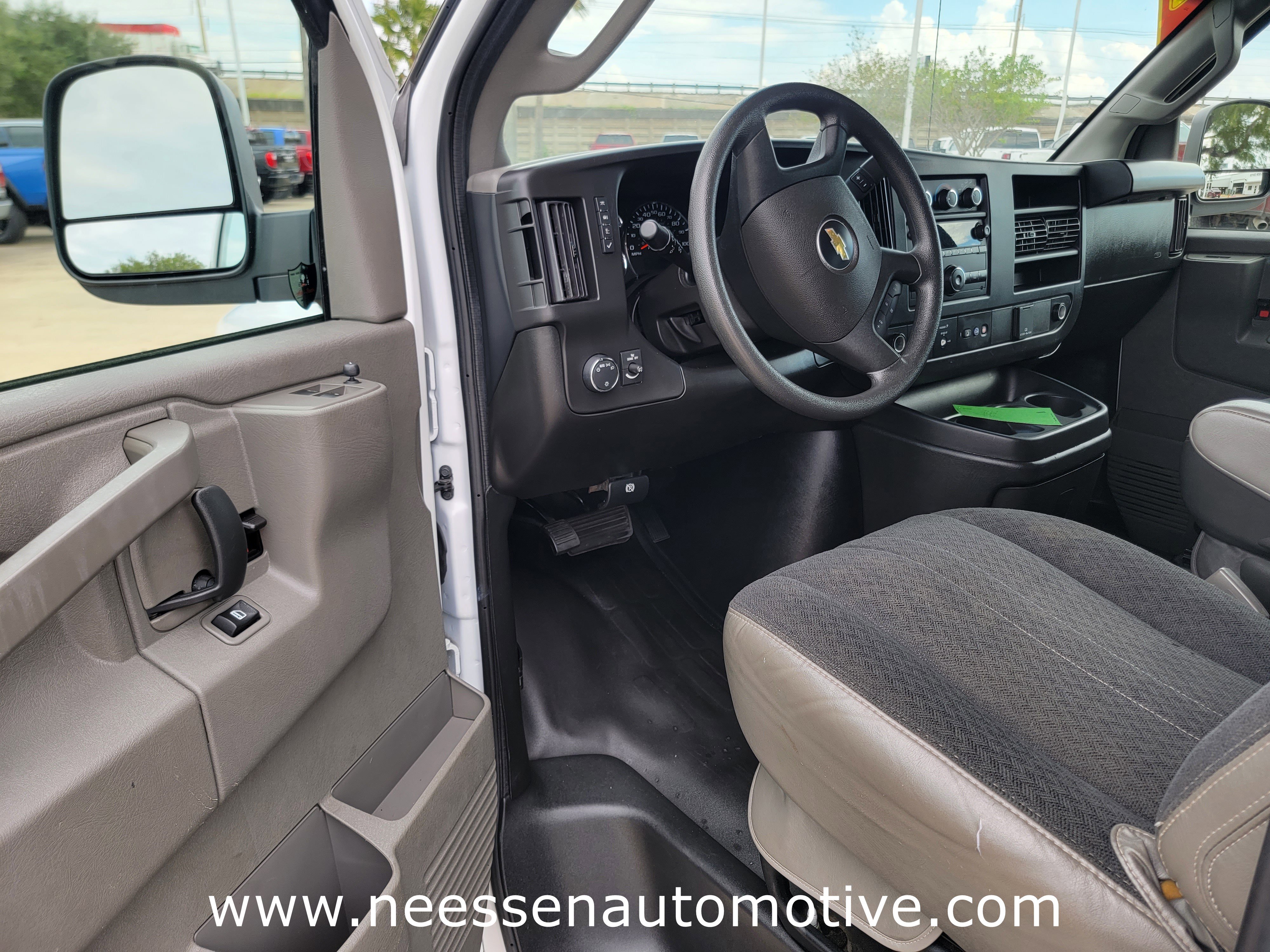 Used 2023 Chevrolet Express 2500 w/ Driver Convenience Package image 14