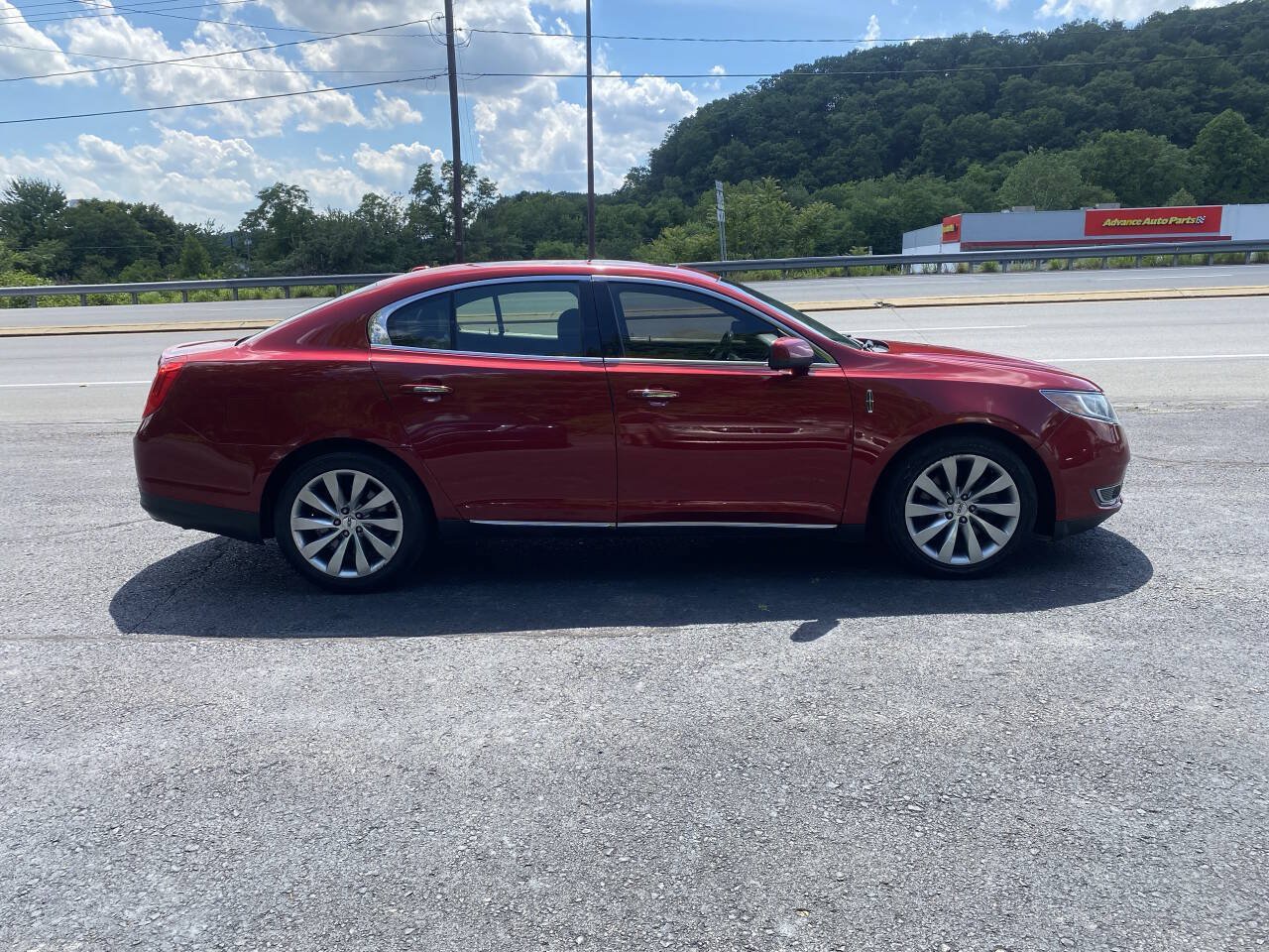 Used 2013 Lincoln MKS FWD image 5
