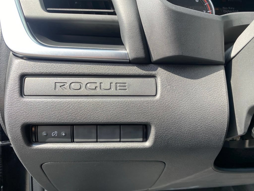 Used 2023 Nissan Rogue S AWD/4WD image 23
