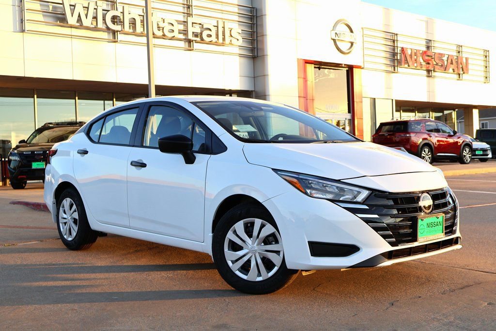 New 2025 Nissan Versa S w/ Trunk Package