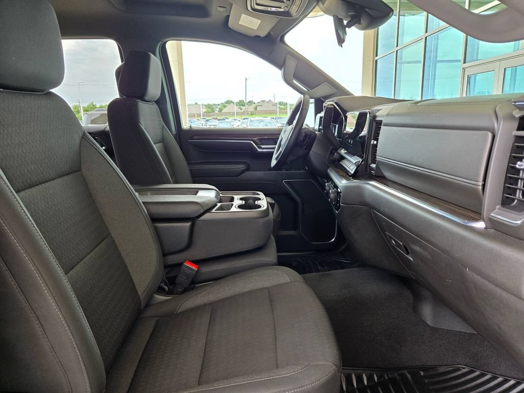 Used 2023 Chevrolet Silverado 1500 LT AWD/4WD image 25