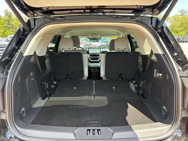 Used 2026 Ford Explorer Active w/ Active Comfort Package AWD/4WD image 16