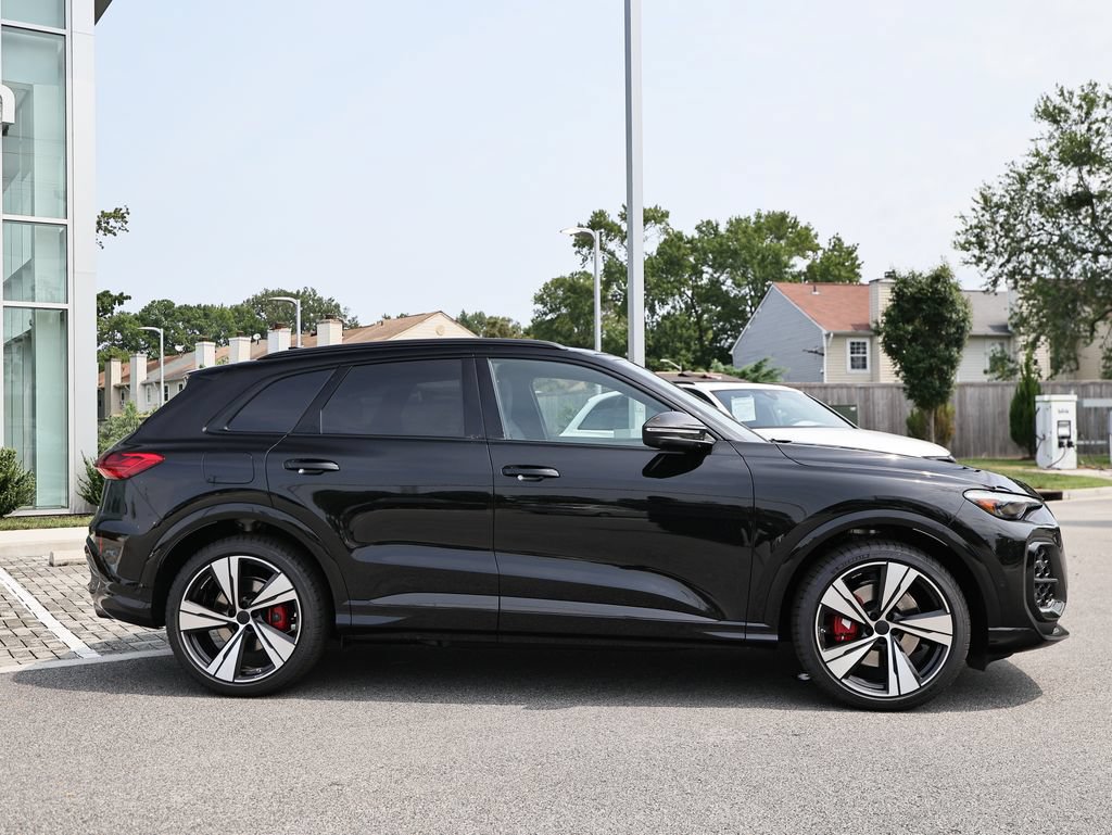 New 2026 Audi SQ5 Prestige AWD/4WD image 4
