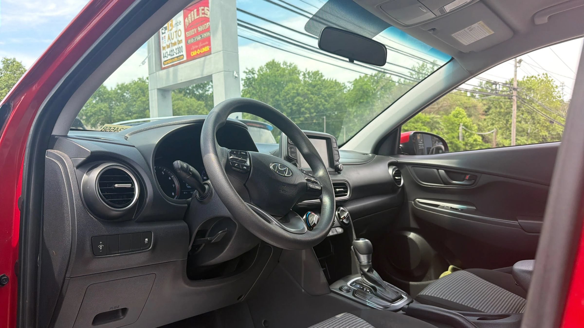 Used 2018 Hyundai Kona SE AWD/4WD image 16