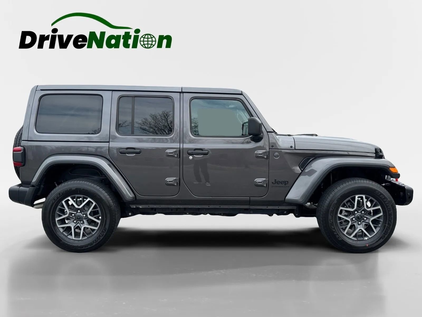 Used 2025 Jeep Wrangler Unlimited Sahara image 4