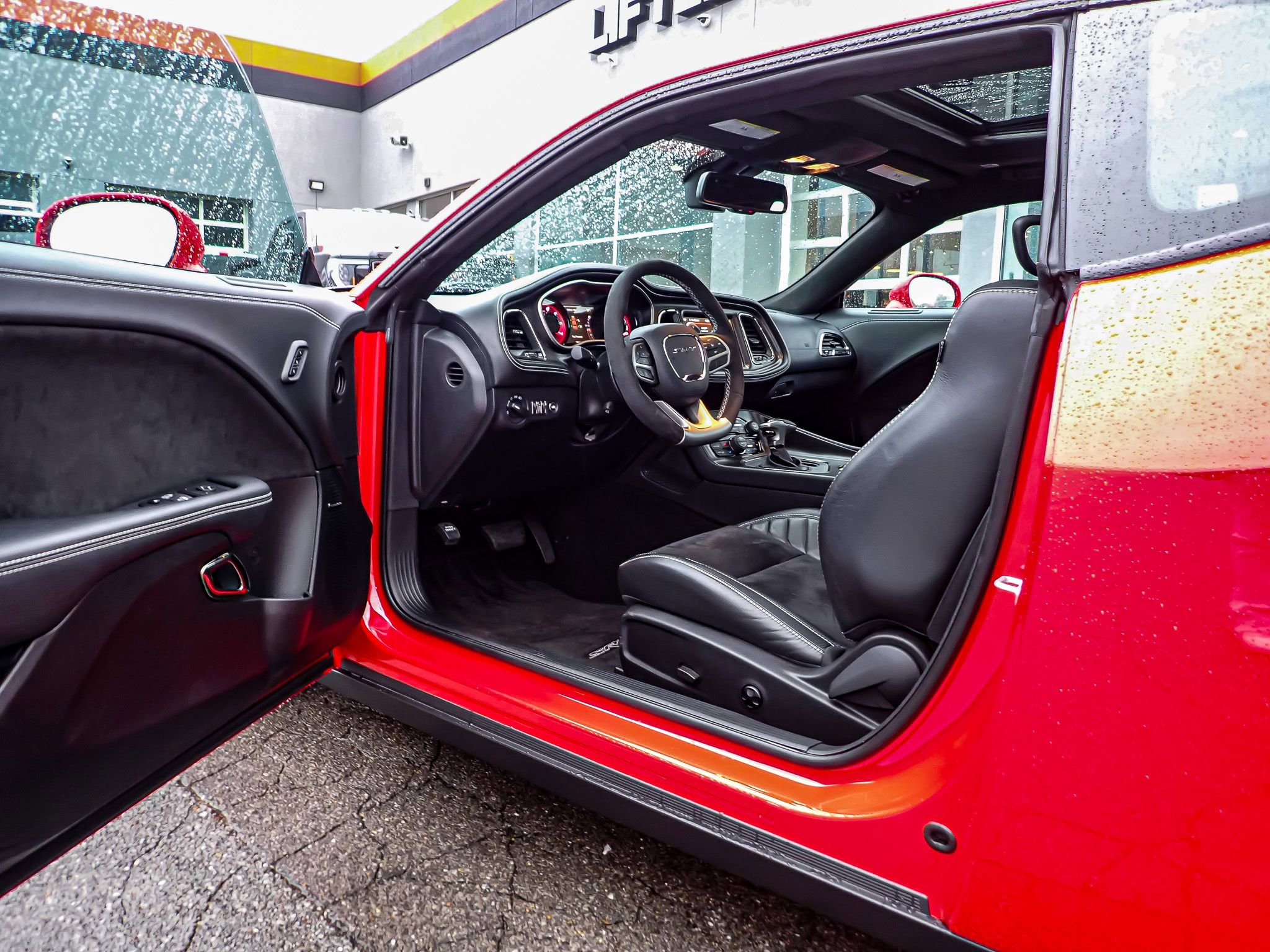 Used 2022 Dodge Challenger SRT Hellcat Redeye image 11