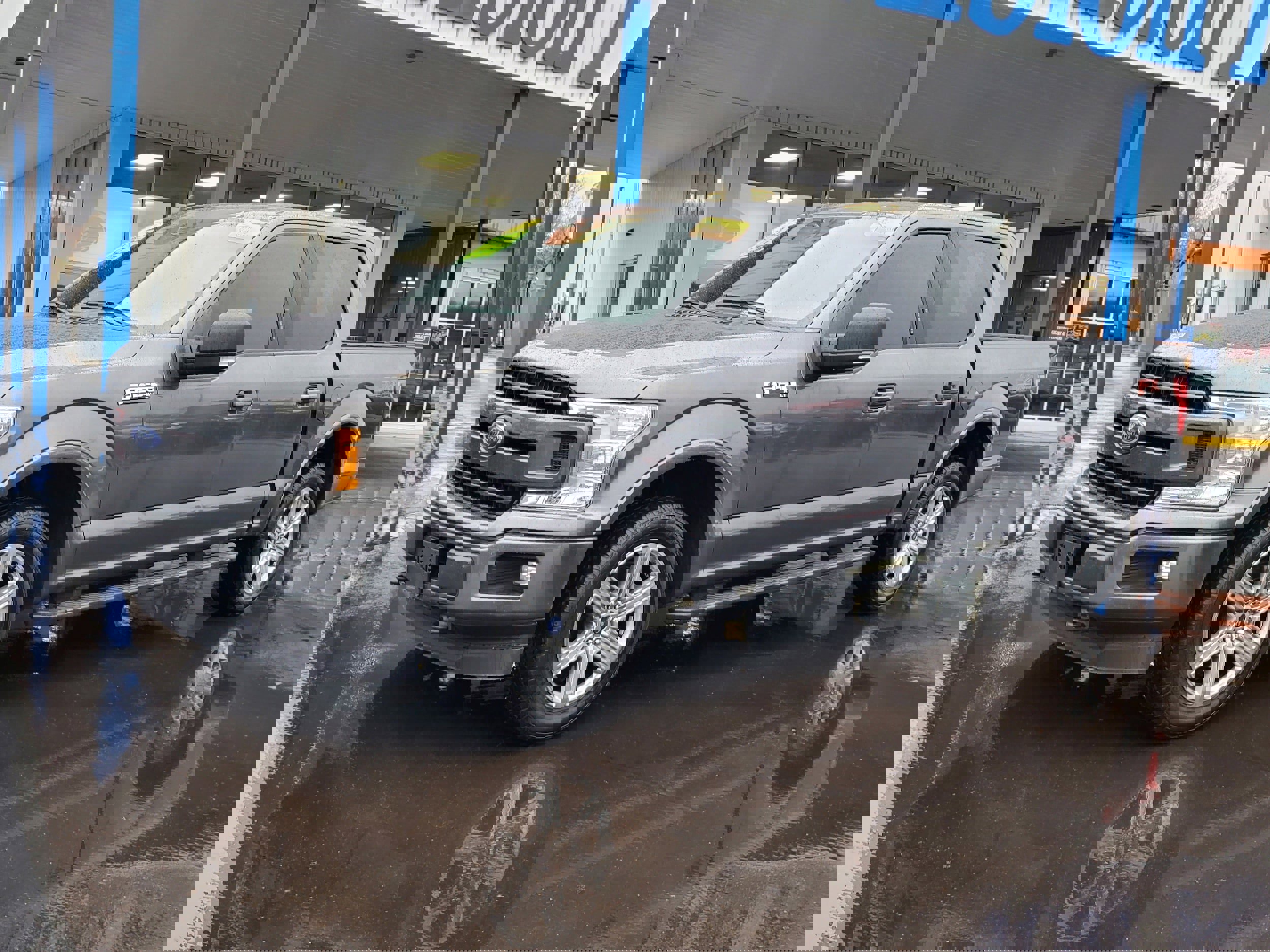 Used 2019 Ford F150 XLT w/ Equipment Group 302A Luxury image 2