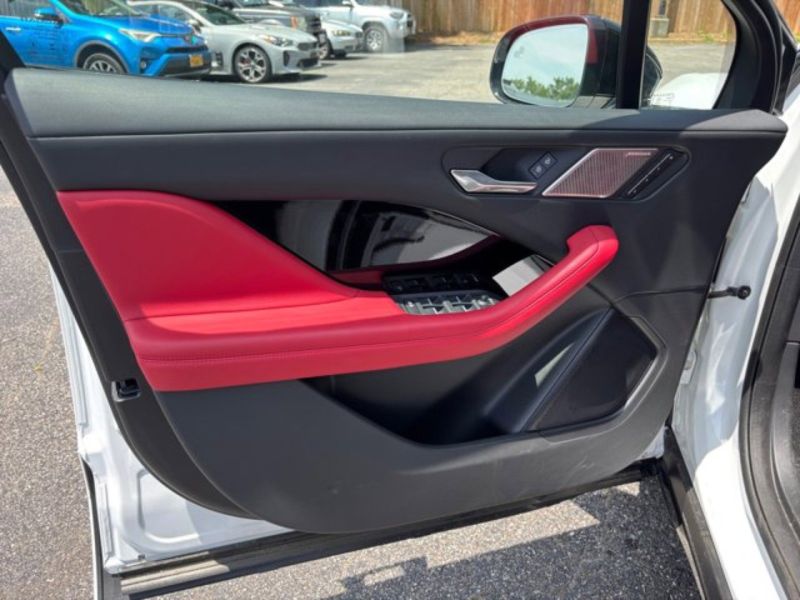 Used 2024 Jaguar I-PACE R-Dynamic HSE image 21
