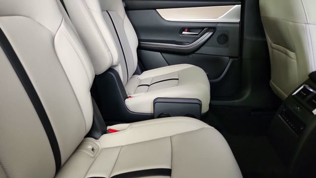 New 2026 MAZDA CX-90 Plug-In Hybrid w/Premium Sport AWD/4WD image 34