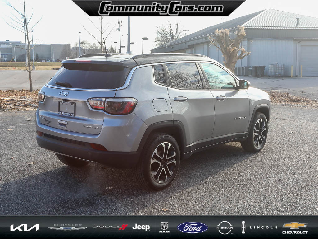 Used 2024 Jeep Compass Limited image 7