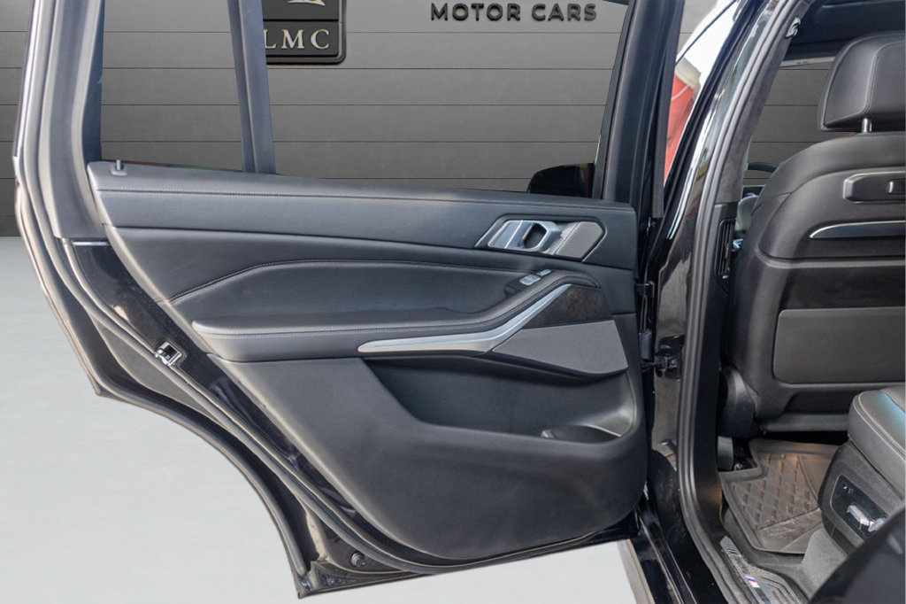 Used 2023 BMW X7 xDrive40i w/ M Sport Package AWD/4WD image 46