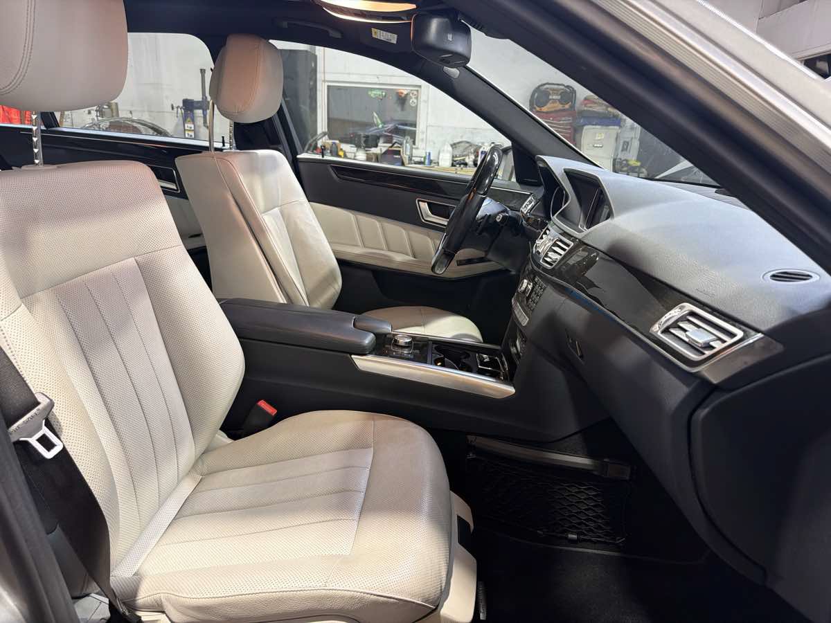 Used 2014 Mercedes-Benz E 550 4MATIC Sedan w/ Premium 1 Package image 29