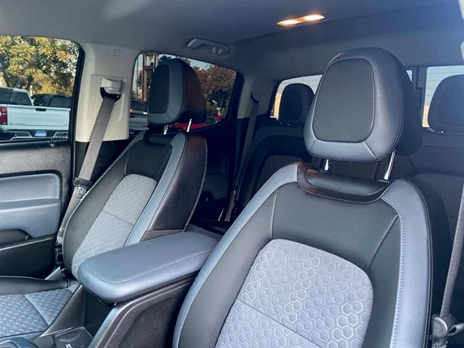 Used 2021 Chevrolet Colorado Z71 RWD image 17