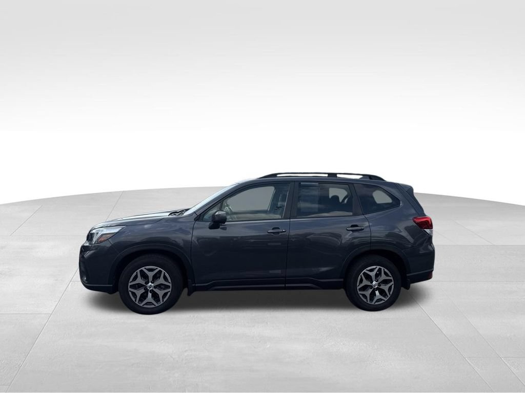 Used 2021 Subaru Forester Premium AWD/4WD image 3