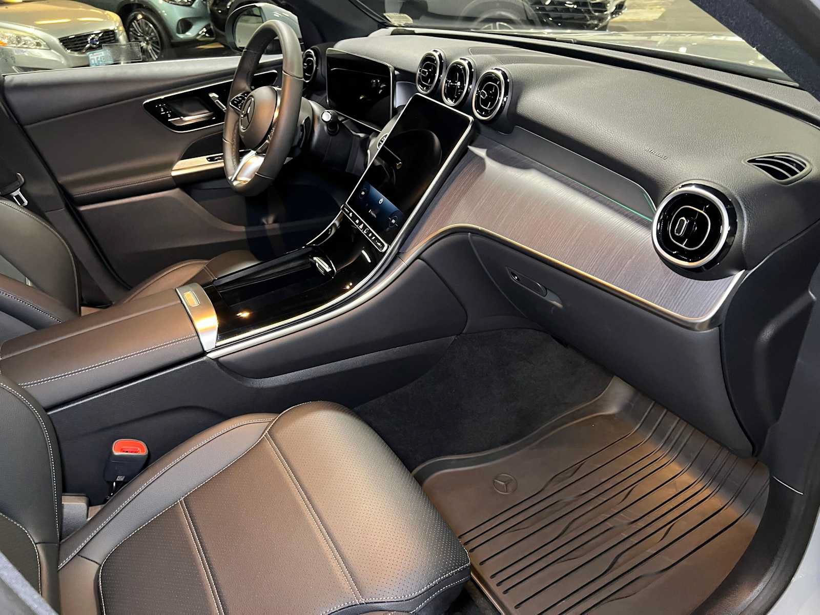 Certified 2026 Mercedes-Benz GLC 300 4MATIC image 11