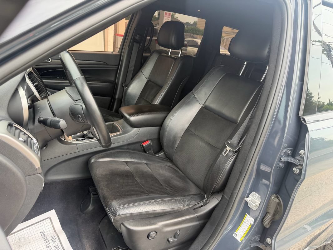 Used 2018 Jeep Grand Cherokee Altitude RWD image 11