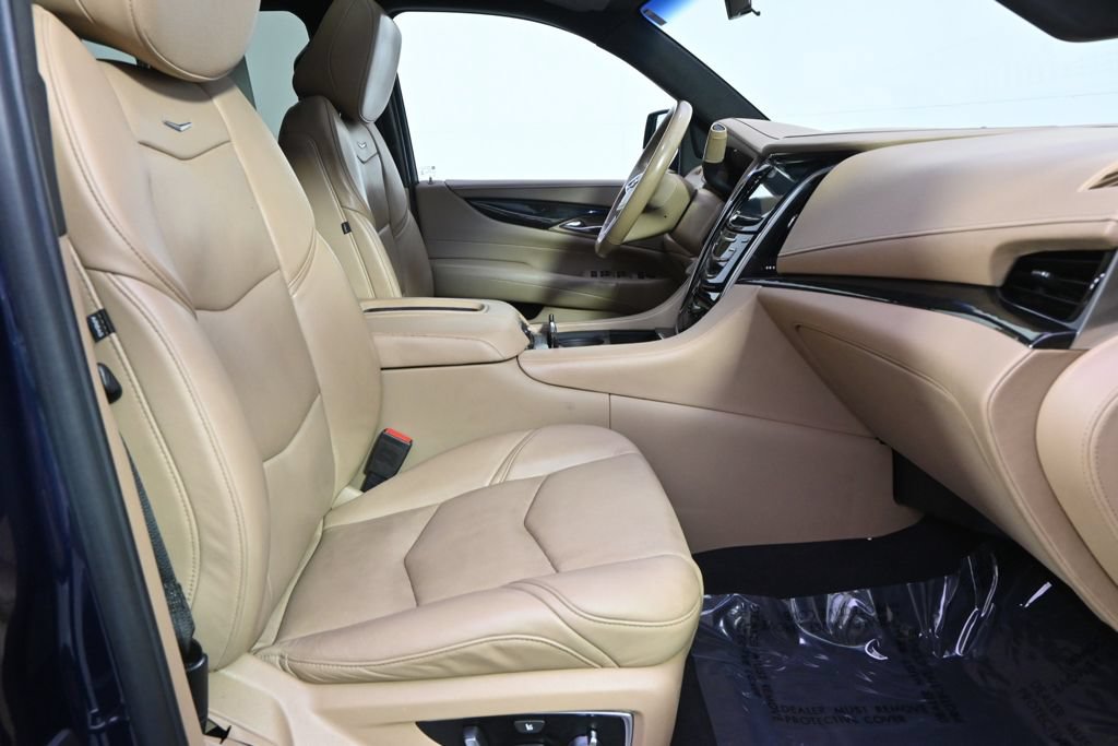 Used 2019 Cadillac Escalade Platinum AWD/4WD image 16