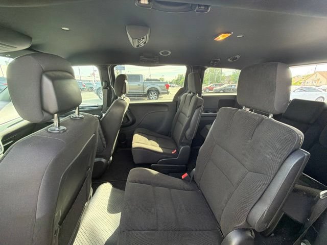 Used 2017 Dodge Grand Caravan SE FWD image 14