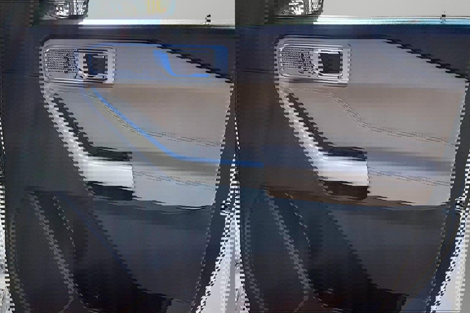 Used 2021 Ford Explorer Limited image 27