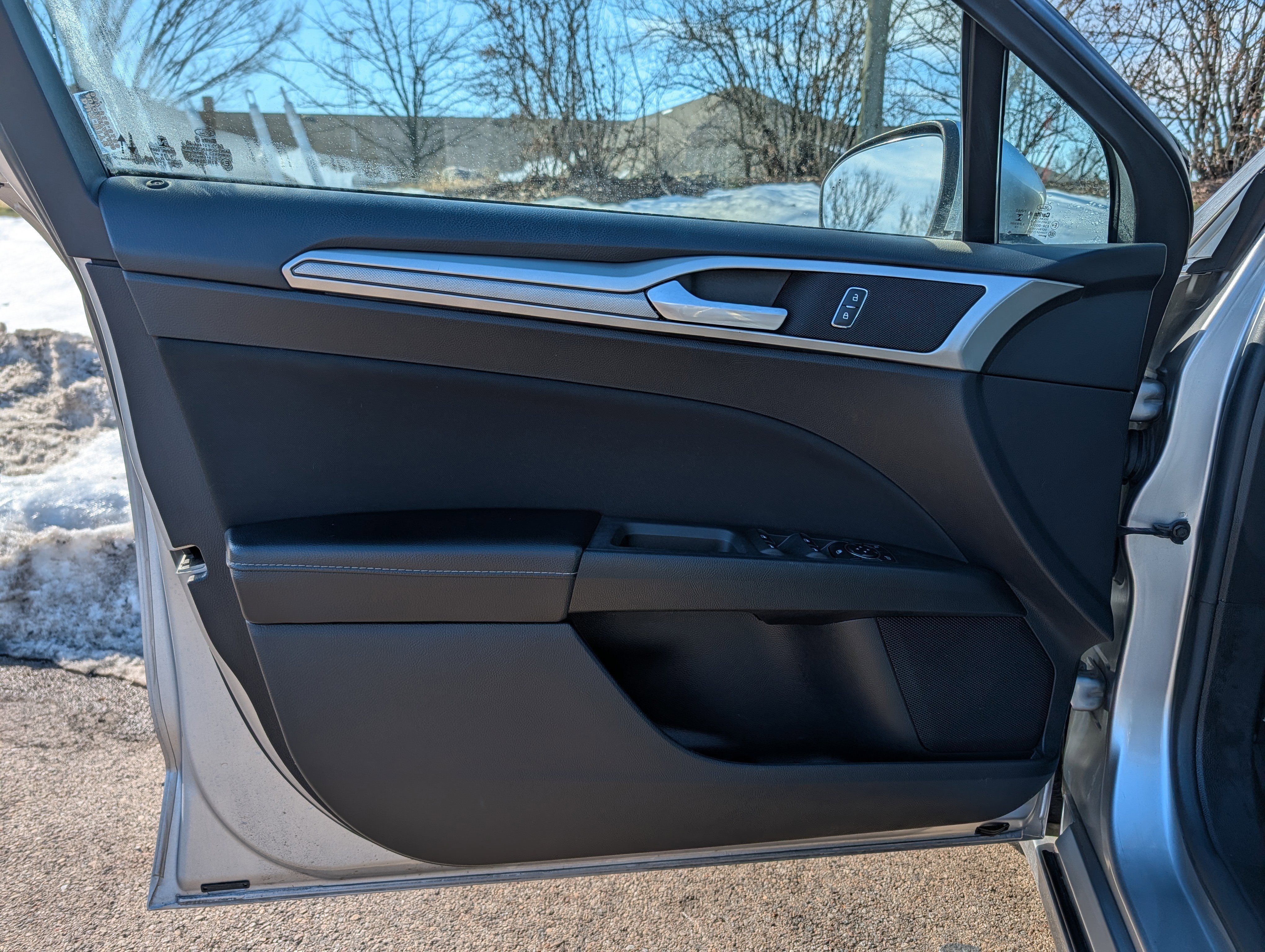 Used 2020 Ford Fusion SE image 31