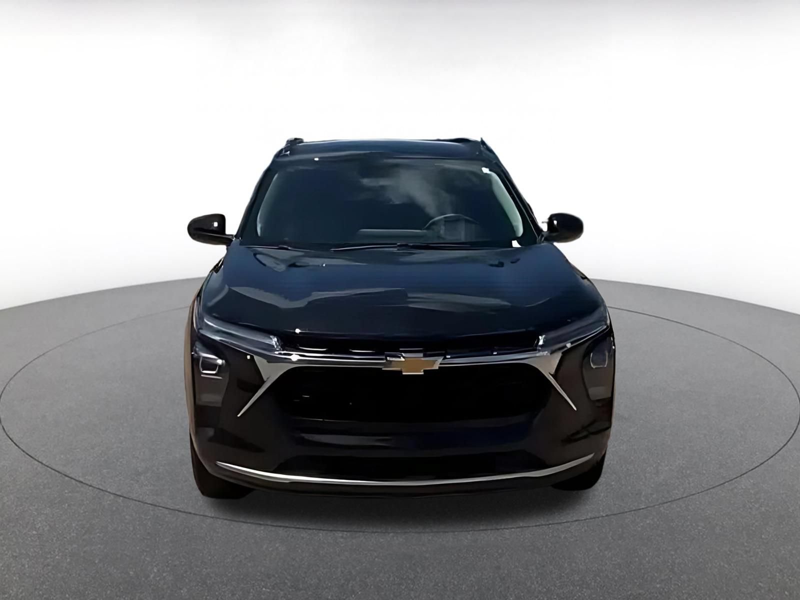 Used 2025 Chevrolet Trax LT FWD image 4