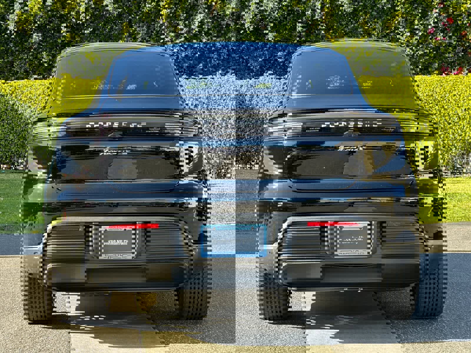 New 2026 Porsche Macan 4S Electric image 7