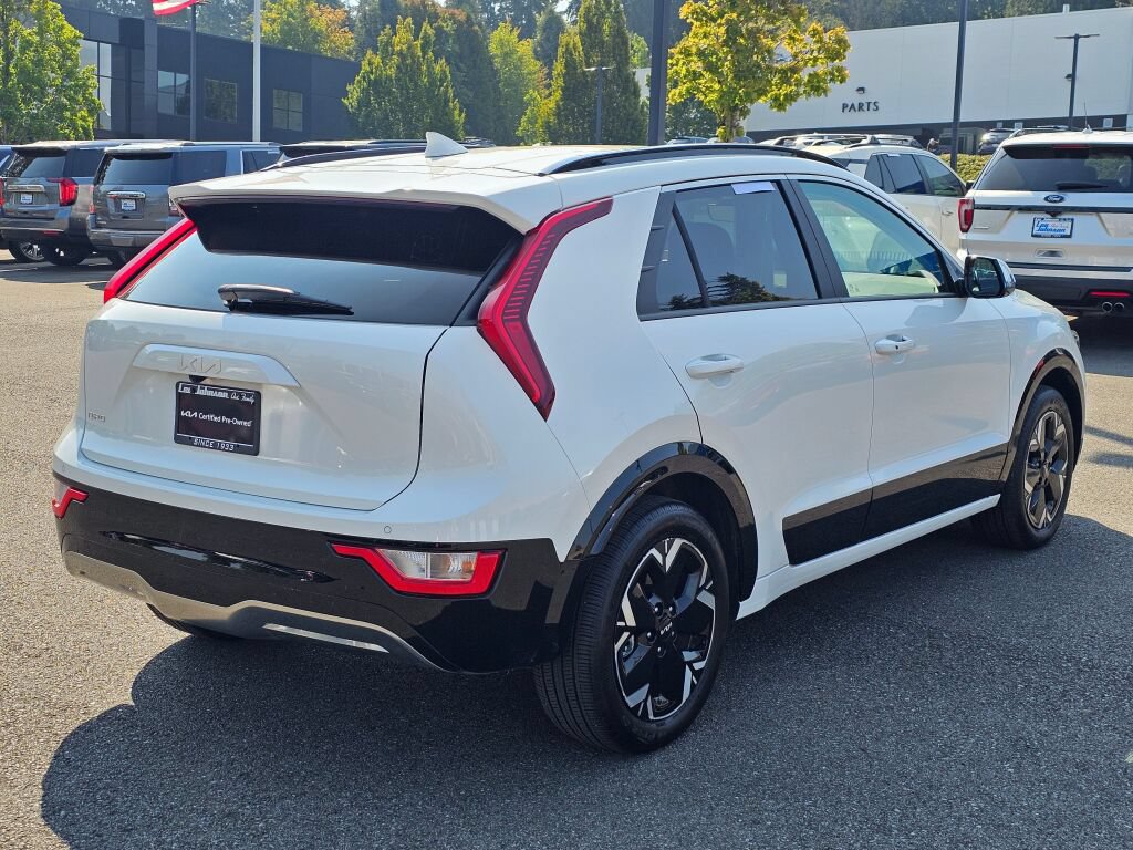 Certified 2024 Kia Niro Wind w/ Wind Preserve Package FWD image 5