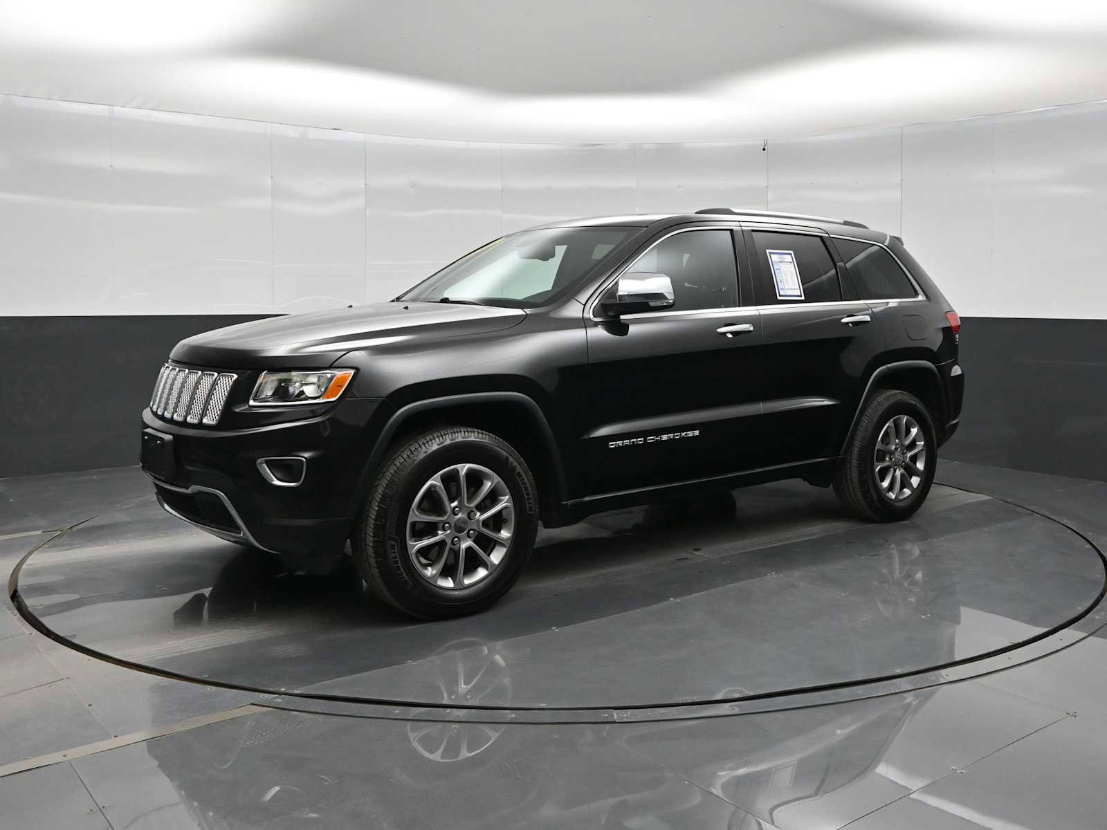 Used 2016 Jeep Grand Cherokee Limited AWD/4WD image 4