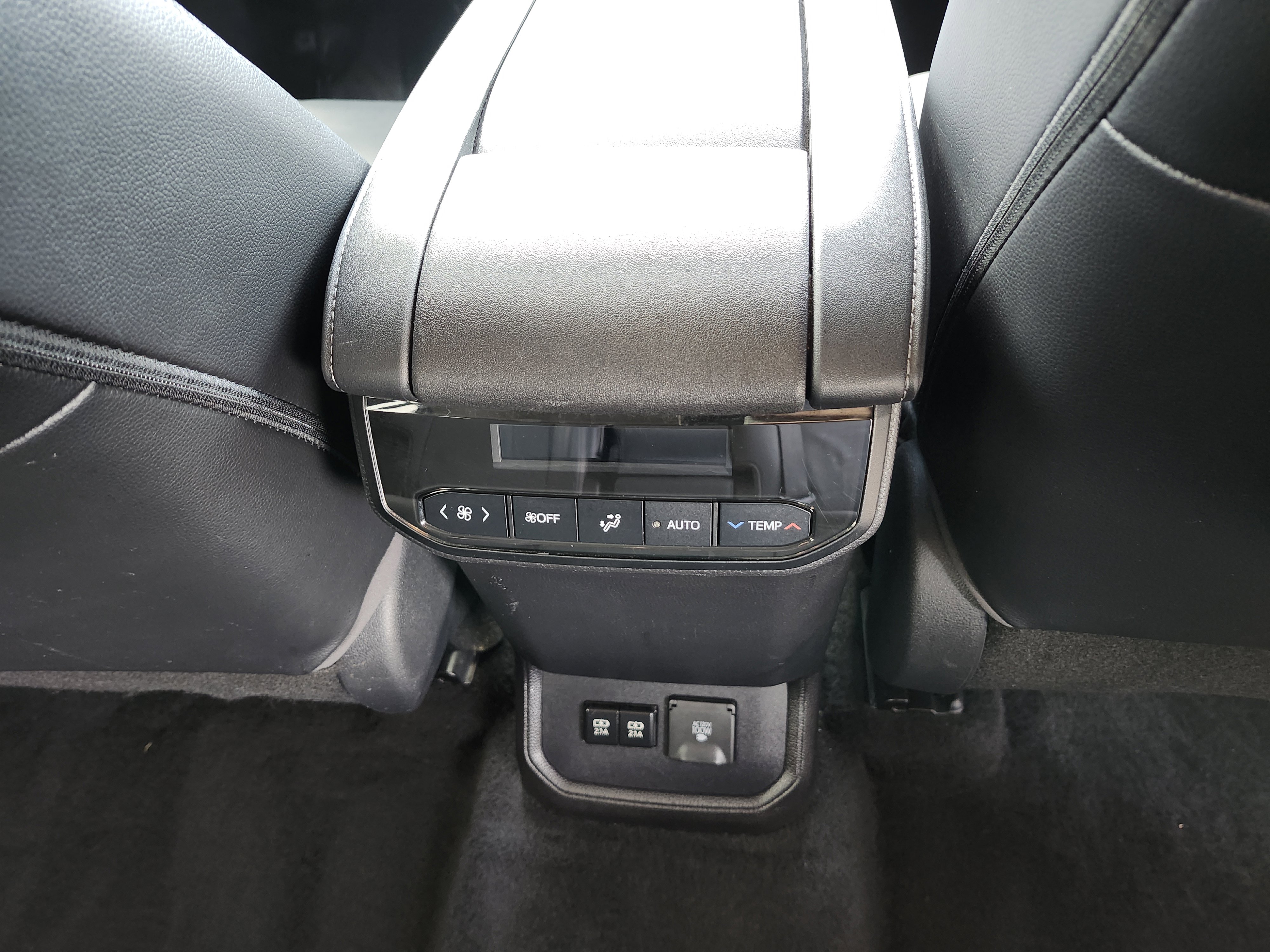 Used 2021 Toyota Highlander Limited image 26