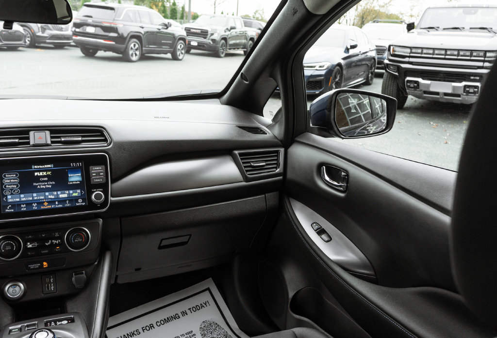Used 2025 Nissan Leaf S FWD image 12