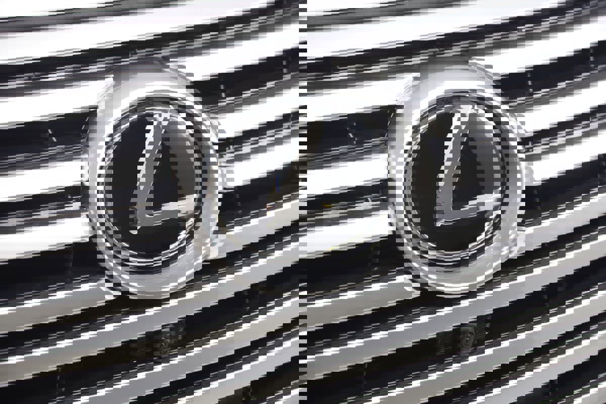 Used 2025 Lexus LX 600 4WD w/ Luxury Package image 20